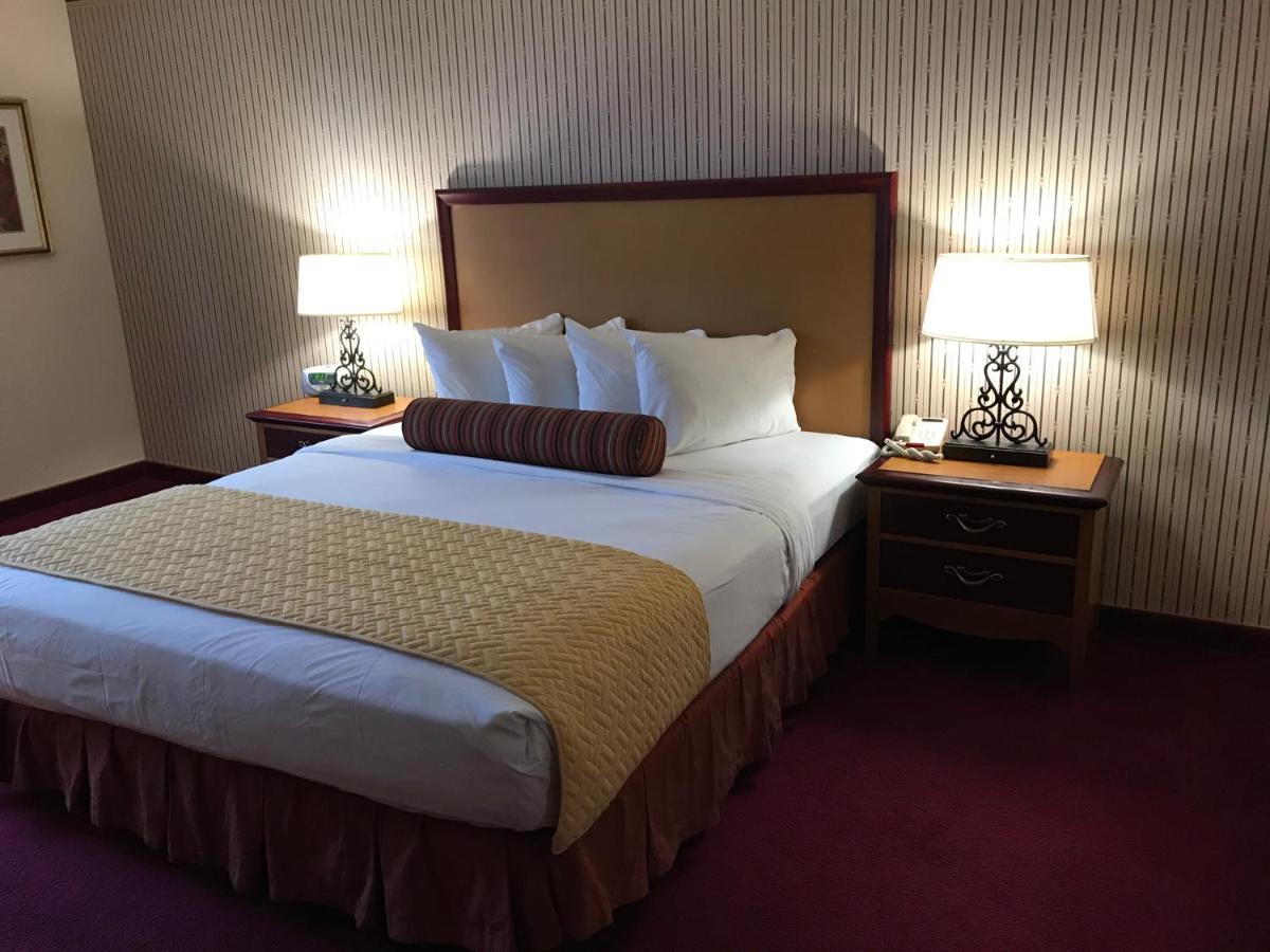 Ramada By Wyndham Terrible'S Hotel & Casino Jean Ngoại thất bức ảnh