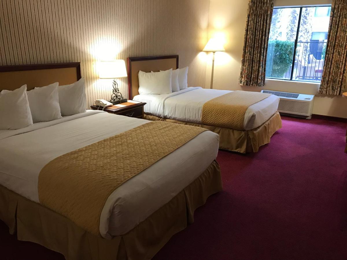 Ramada By Wyndham Terrible'S Hotel & Casino Jean Ngoại thất bức ảnh