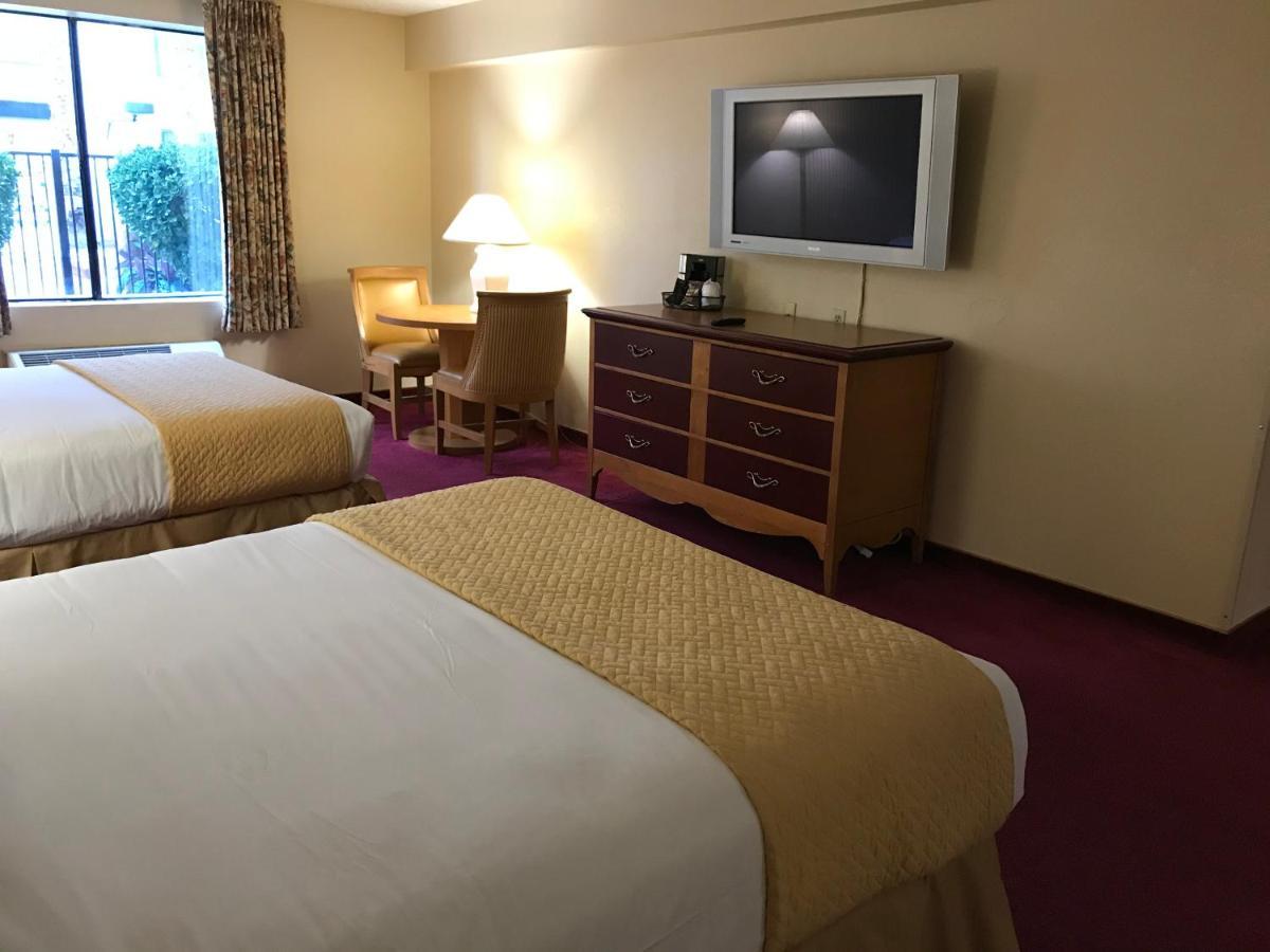 Ramada By Wyndham Terrible'S Hotel & Casino Jean Ngoại thất bức ảnh