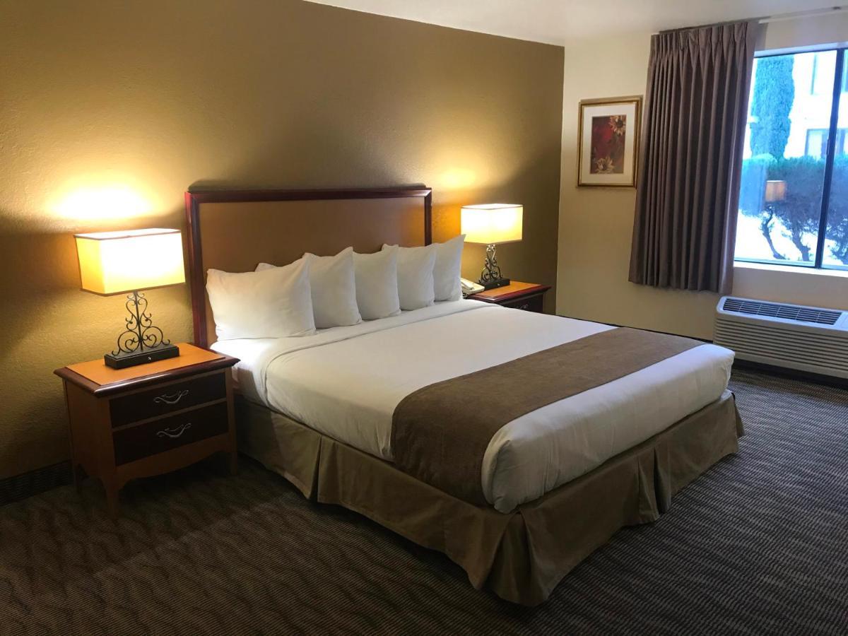 Ramada By Wyndham Terrible'S Hotel & Casino Jean Ngoại thất bức ảnh